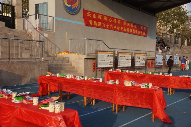 品尝美食 (2).JPG
