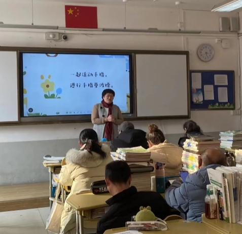 家校携手 温暖同行——青岛六十六中召开高三年级家庭教育指导课暨期末家长会